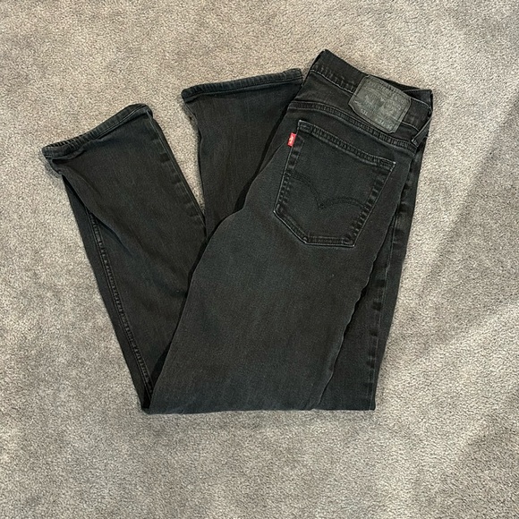 Black Levis - Picture 1 of 4